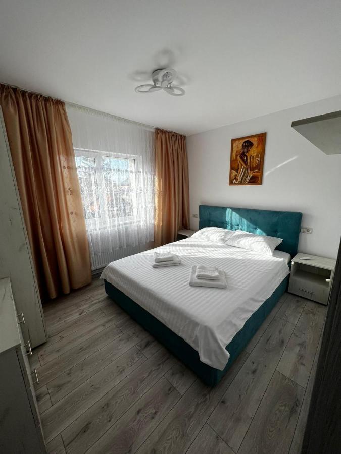 Cozy Urban Accommodation In Beautiful Suceava Exterior photo